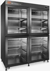 MP-DRY-Cabinet-IV-LT
Dimensions externes : 1410 x 1920 x 690 mm
Dimensions internes : 1390 x 1660 x 600 mm
Volume : 1385 litres
10 étagères inox 585 x 430 mm
Séchage à 1% RH
Structure acier noir

Code commande : MPDRY-IV-LT