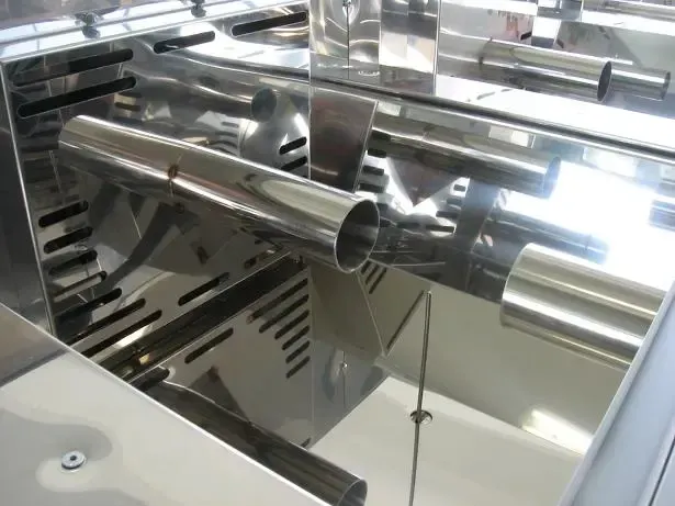 Système par convection d'air
 Double ventilation latérale,
 en face avant et en face arrière